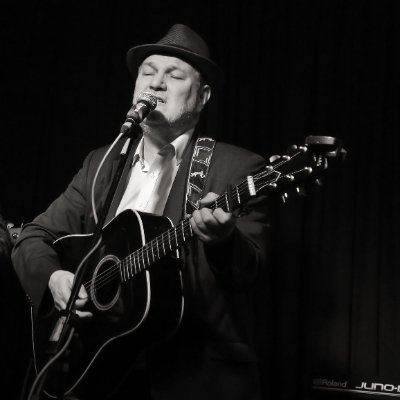 John Jenkins is a critically acclaimed staple of the Liverpool singer-songwriter scene. 
https://t.co/ORqaFDY3TF
https://t.co/L7uncdJ4YK