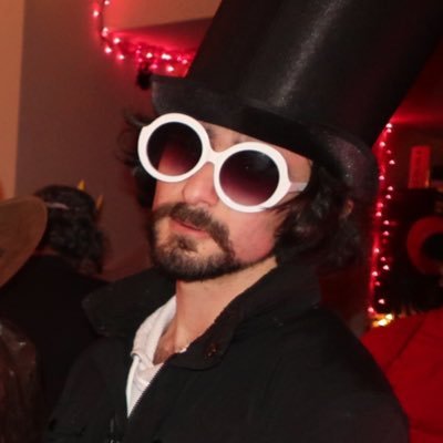 @GiIvaSunner backroom dude ∙ father of the We Are Number One meme ∙ piano/sax guy ∙ internet funnyman ∙ Drexel '21 main @NapeMango
| pfp by @KeebyAstrokat