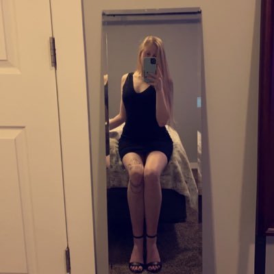 eliseroyal_'s profile picture. tired all the time