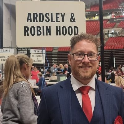@UKLabour and @CoopParty Councillor for Ardsley and Robin Hood Ward, Leeds City Council 

📧 stephen.holroydcase@leeds.gov.uk