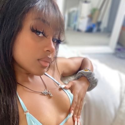 Female-selling pictures and videos dm to buy-cashapp only!!- you can send back if you want😍😍💦