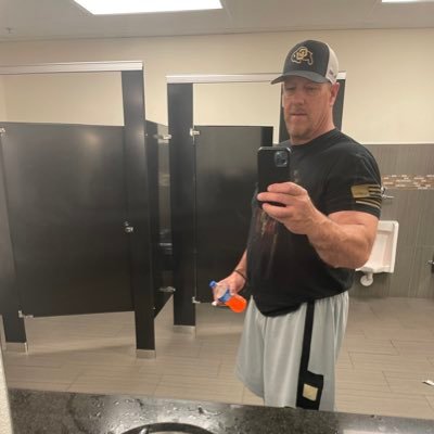 TroyNor12's profile picture. just got on to see what twitter was all about.