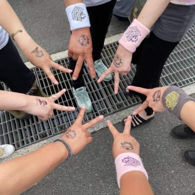 父母会員。1969年生まれ。某武蔵野市の高校卒、子育てひと段落して半エン東京ドーム5/10初参戦最高でした。6/11日日産スタジアムも参戦。情報交換とか現地でお会いしたりしたいです 。無言フォロー失礼します。フォロー大歓迎。