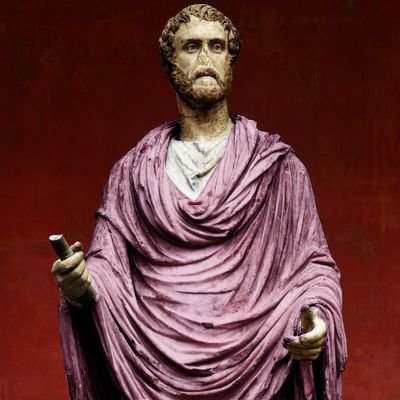 Coloring statues digitally.
Drawing traditionally and digitally.