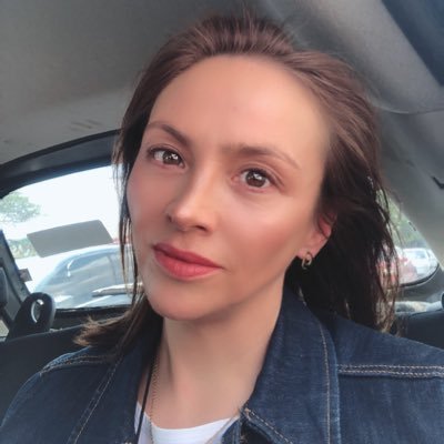 gabyrobles8's profile picture. " Todo hombre decente se avergüenza del gobierno bajo el que vive ".