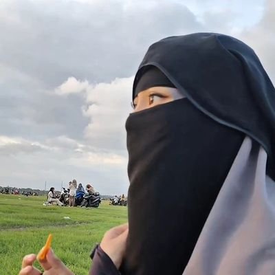 ukhtyanihalimah Profile Picture