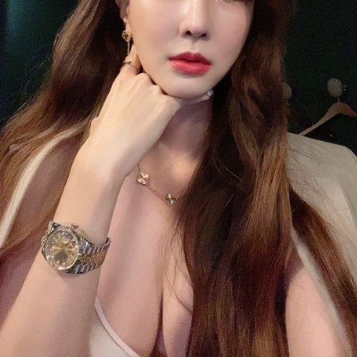 xuanxuan1043684's profile picture. Women who are truly successful in the workplace don't keep their faces taut all day.
