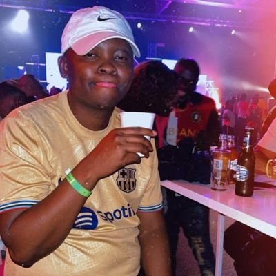 Kopano_King's profile picture. Personally, I got my bread as a crook But once I finished with the work I dipped my head in the book | #UpTheBucs | #Cityzen | #Barća