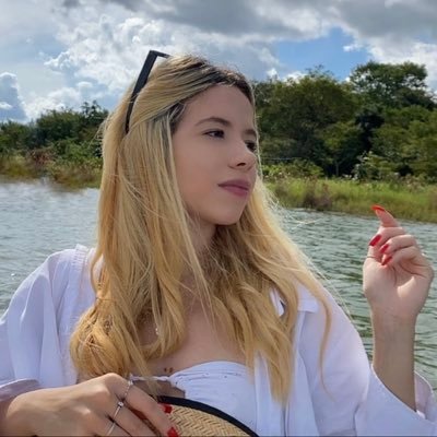 vericimoo's profile picture. .