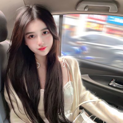 Hello, my name is Bella, born in Malaysia, engaged in real estate, assistant to the general manager, likes to invest in stocks, I hope to communicate with you