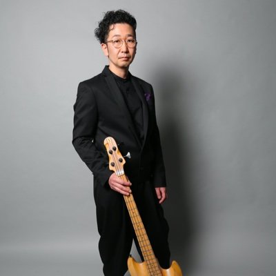 Bassistの蓮池真治です。ホームページリニューアルしましたので是非♪