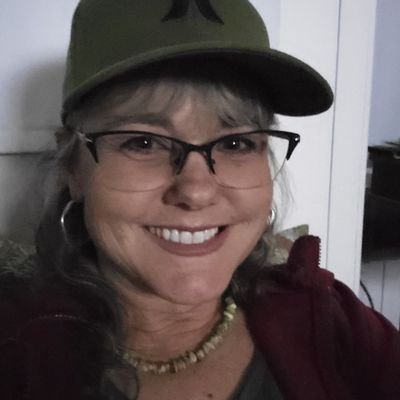 Deboutwest's profile picture. 