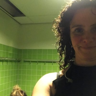 Voor intimi Meer Lieverds. Schrijft een roman en van alles. Duidt dromen. Een betere wereld begint bij je moeder.