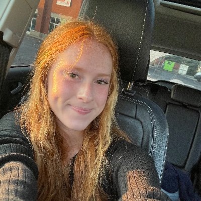 SarahHalliday05's profile picture. hhs xc and track
umich ’27