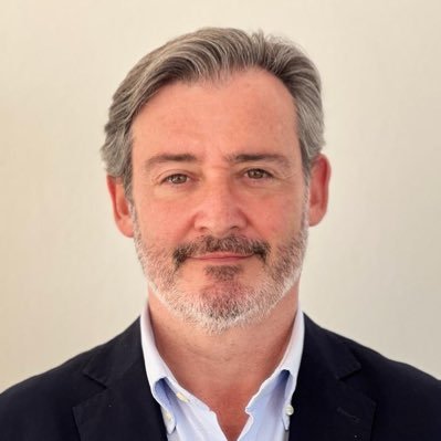 Teniente alcalde @tomares_es | Desarrollo económico | ⚖️ Abogado | Mis pasiones son la Historia y mi biblioteca | Audentis Fortuna iuvat