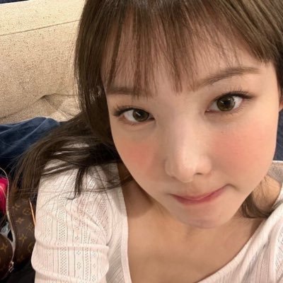 🤍🧇🐰🧸🥥🤎 ❀ 5’8 cw: 147 gw: 140 ugw: 107 | not fatphobic