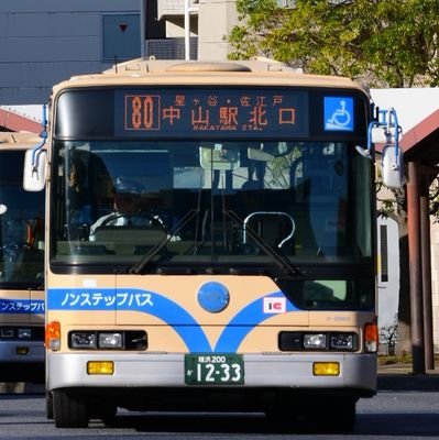 横浜線と市営バスが好きな地元密着型。 知識は全然ないです。 色んな所で運用調査してました。