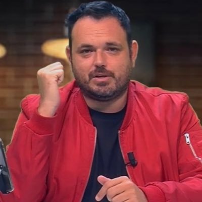 Journaliste, JRI et présentateur pour Le Phoceen. Suiveur au quotidien de l'Olympique de Marseille. Mes tweets n’engagent que moi.