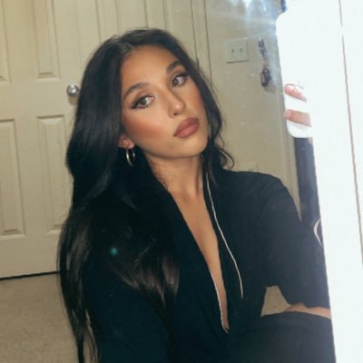 damarizmy's profile picture. 