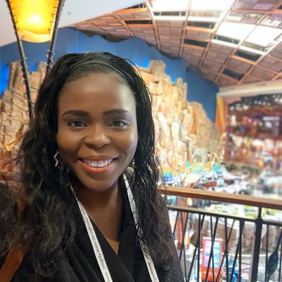 Lisalis30's profile picture. Believer in fairness Blessed beyond words #dentist #literacy #oralsurgerycourse