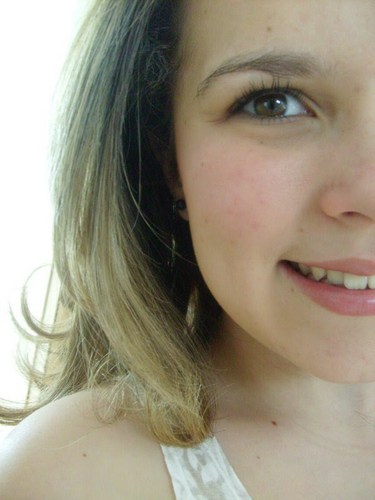 I've found a reason for me
To change who I used to be
A reason to start over new
And reason is you... ♪