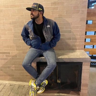 @tigresdellicey | @apple | Guitar Player | @lakers