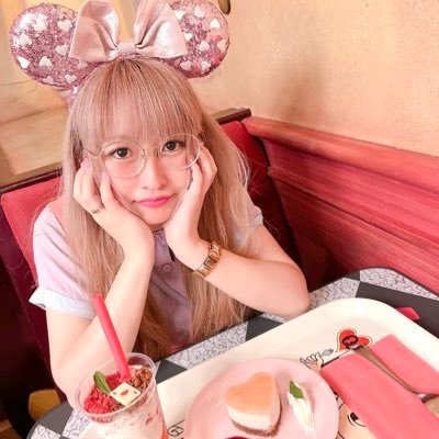 🎠あじじまあじこ🎠☁️ 💛レイソル🖤と🤍マドリー🤍 ☁️🍭いつもパジャマみたいな服着てるよね？🍭ex.ある日、蔵の中のベース🩷ライブ情報：3/12(火)下北沢BORDERS、4/11(木)池袋手刀🩷詳しくはリトリンにまとめてあるよ👇🏻