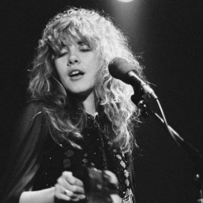 Fleetwood Mac enthusiast 🎸🌟 milfs♥️