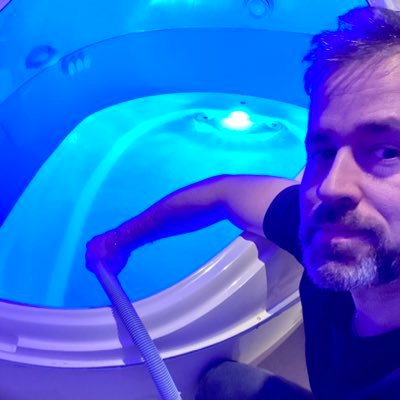 Vincent_Meloche's profile picture. DJ mélangeur d'eau et de Sel d'Epsom @ Spa Ovarium Bain-Flottant/Float Massage / Massothérapie, PSiO NeuroSpa, fondé par mon père Bernard Meloche en 1982.