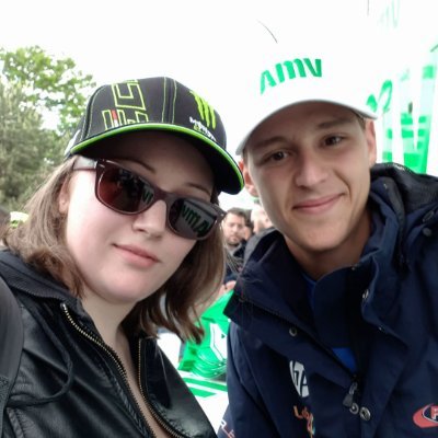 Fan de MotoGP 🏍😈🇫🇷 
Lutte contre le harcèlement scolaire.
Handicap invisible | Autiste Asperger♿
Mon plus fidèle ami, Louka 🐾