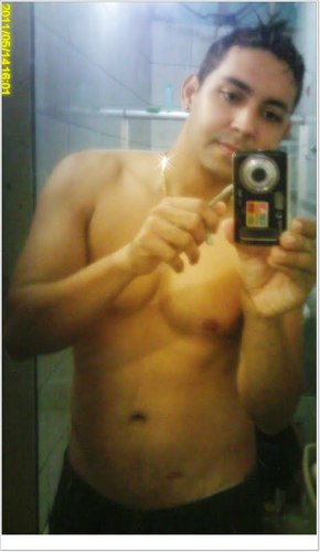 Sou Geminiano, desmantelado aprecio boas amizades e um bom papo.
