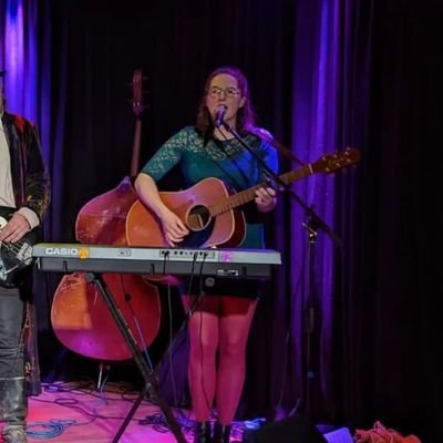 @Sage_Gateshead @Sunderlanduni graduate-BA(Hons)Community Music
Leader of The Singergy Collective Choirs
Lover of the hills and sea.
Tea enthusiast
she/her
