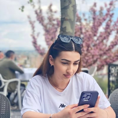 👩🏻‍💼 insta: mergimtarekastratii / Administratë publike dhe shkenca Politike📚  moderatore: Besa Besë mos bli prodhime serbe