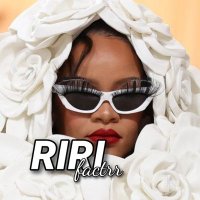 Rihanna || fan acc(@ririfactr) 's Twitter Profile Photo