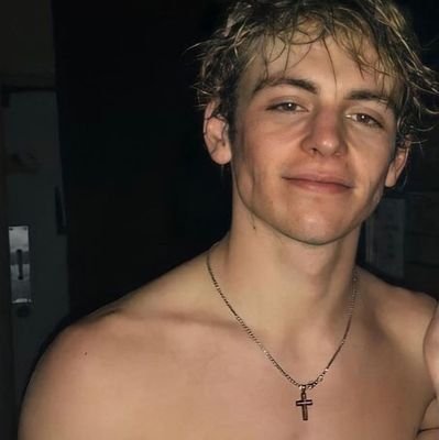 stzrghostf's profile picture. 