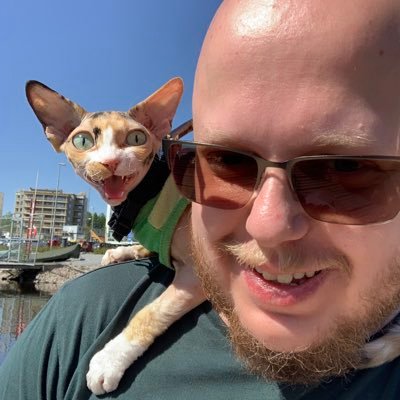 Kissoja rakastava harmiton autisti. Tamperelaistunut ohjelmistokehittäjä. Nykyään Blueskyissa: @tommyrosenqvist.fi