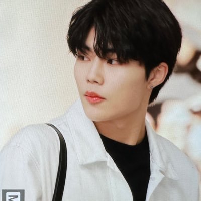 gunwons's profile picture. reporting live from zb1’s business