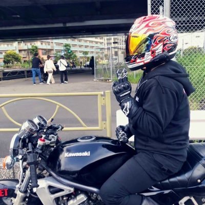 バイク馬鹿です。 青春はバイクで使いきりました笑 バリオス(1型)91年、ヘリテイジソフテイルクラシック(EVO)92年、ミラトコット、 #バイク乗りと繋がりたい #バイク好きと繋がりたい フォローして頂けると嬉しいです！ 無言フォローも失礼致します🙇‍♂️