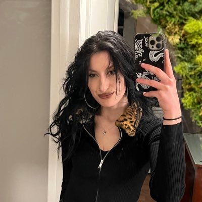 Dan Campbell’s goth gf