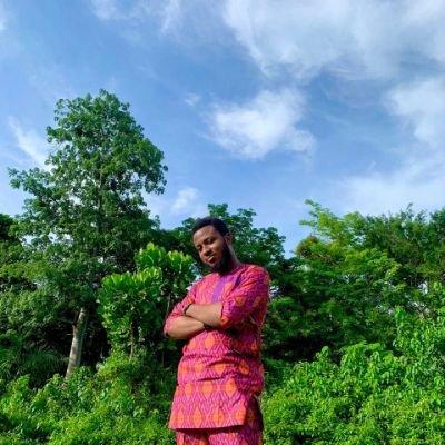 hopesett's profile picture. Manchester United ❤️❤️💯💯, I 💓 Football and Law
