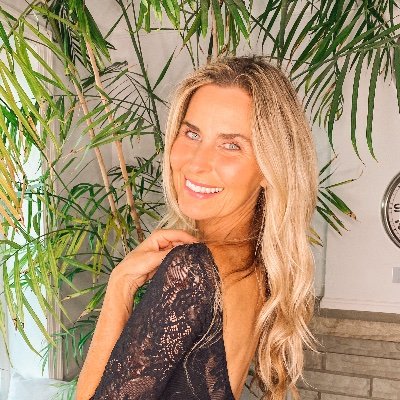 kim_macgregor's profile picture. Over 50 wellness expert: menopause & gut health. Entrepreneur. Author. Mom of 3 girls. Founder of I Believe She's Amazing Global Grassroots Movement