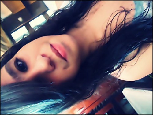 _Laurakathlleen's profile picture. Apenas Uma Garota Como todas as Outras,
(: