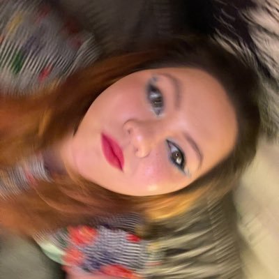 Coreeeeeeenn's profile picture. she/her