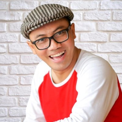 Founder @kampungdongeng 🇲🇨 Rekor MURI Mendongeng Terlama 🇲🇨 KPAI Award, Tokoh Perlindungan Anak 📕 Penulis Buku 20 Cerita Dongeng