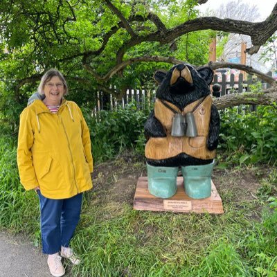 1948liz's profile picture. Keeping an eye on things in the hood.