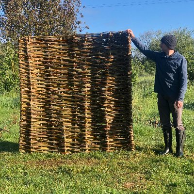 We create bespoke handcrafted sculptures & baskets using willow & hazel grown in the heart of the Boyne valley in Newgrange.🇮🇪