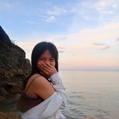 rianej24's profile picture. Semicolon ;