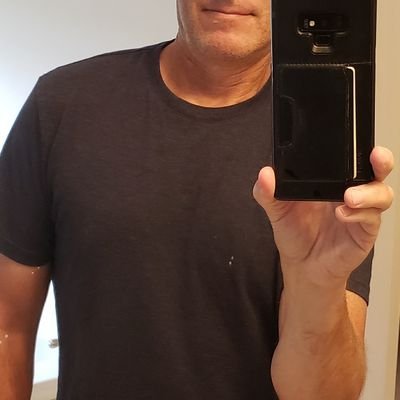18+ Only.
Masculine and discreet bi guy. DMs are welcome! DM if into meet ups.