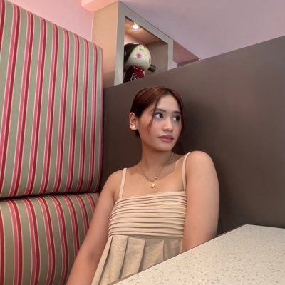 joanpaulynn28's profile picture. old soul