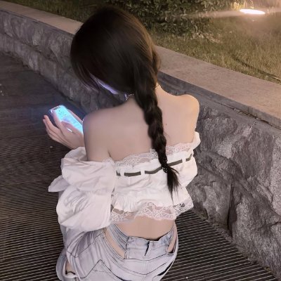 Leila4N166's profile picture. Life is good, remember to smile, crowds are hard to fit in, just be yourself.